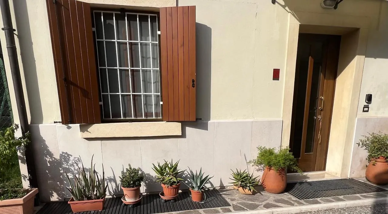 Leone Apartment فيرونا